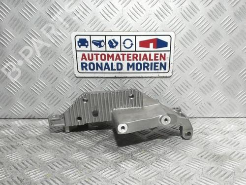 Used Engine mount Engine mount RENAULT MASTER III Bus (JV) 2.3 dCi 180 FWD (JV04) (179 hp) 40379334 40379334