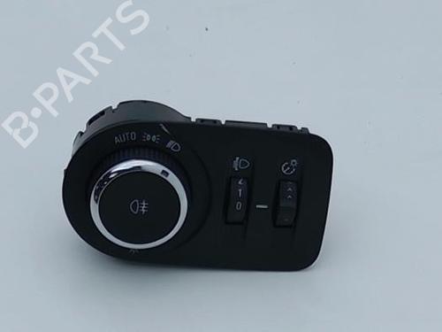 Used Headlight switch Headlight switch OPEL CORSA F (P2JO) 1.2 (68) (75 hp) 40477890 40477890