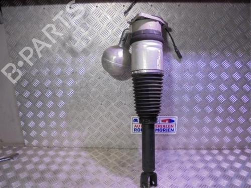 Used Right rear shock absorber Right rear shock absorber VW PHAETON (3D1, 3D2, 3D3, 3D4, 3D6, 3D7, 3D8, 3D9) 4.2 V8 4motion (335 hp) 40384670 40384670