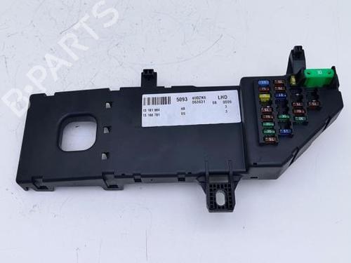 fuse-box-opel-vectra-c-z02-2002-2003-2004-2005-2006-2007-2008-2009-40372533 main image