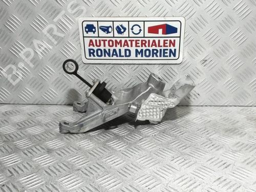 engine-mount-audi-a4-b9-avant-8w5-8wd-2015-40378994 main image