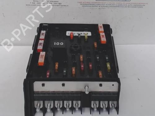 Used Fuse box Fuse box VW PASSAT B7 (362) 2.0 TDI (140 hp) 40372564 40372564