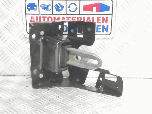 Used Engine mount Engine mount PEUGEOT 208 I (CA_, CC_) 1.2 THP 110 (110 hp) 40471898 40471898