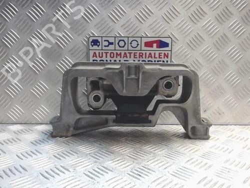engine-mount-mercedes-benz-a-class-w176-2012-2013-2014-2015-2016-2017-2018-40471862 main image