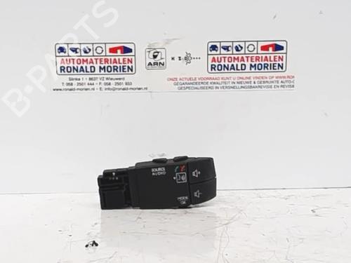 Used Steering wheel controls Steering wheel controls NISSAN PRIMASTAR Van (X83) 2.0 dCi 115 (114 hp) 40470243 40470243