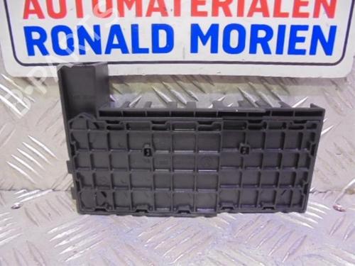 Fuse box VW TRANSPORTER T5 Van (7HA, 7HH, 7EA, 7EH) 2.0 BiTDI | BP40471415E1 - Image 3