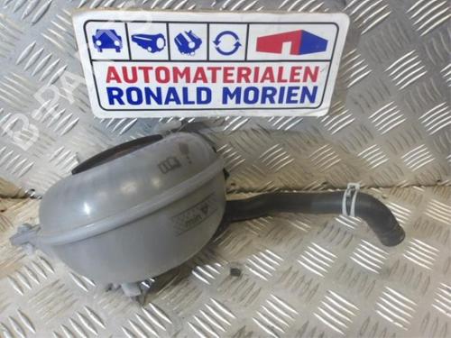 expansion-tank-vw-golf-vii-5g1-bq1-be1-be2-2012-2013-2014-2015-2016-2017-2018-2019-2020-2021-40369207 main image