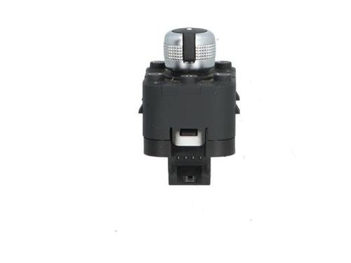mirror-switch-audi-q2-gab-gag-2016-40474392 main image