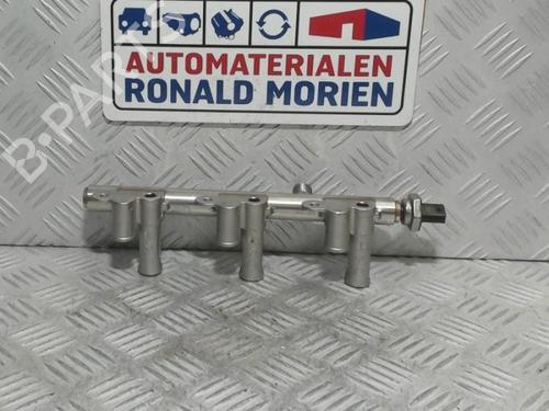 Used Injection rail Injection rail PEUGEOT 3008 II SUV (MC_, MR_, MJ_, M4_) 1.2 THP/ PureTech 130 (MRHNSM, MRHNSU, MRHNSJ, MRHNYW,... (131 hp) 40376379 40376379