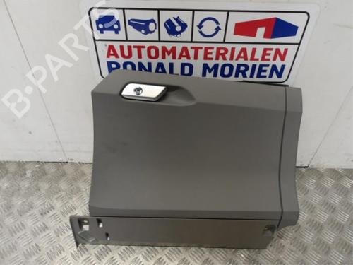 glove-box-audi-e-tron-sportback-gea-2019-40358821 main image