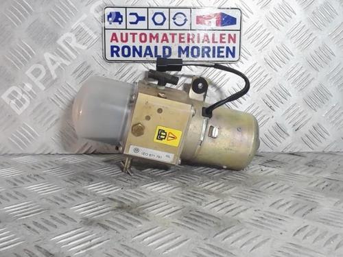 Used Electronic module Electronic module VW GOLF III Cabriolet (1E7) 2.0 (115 hp) 40432121 40432121