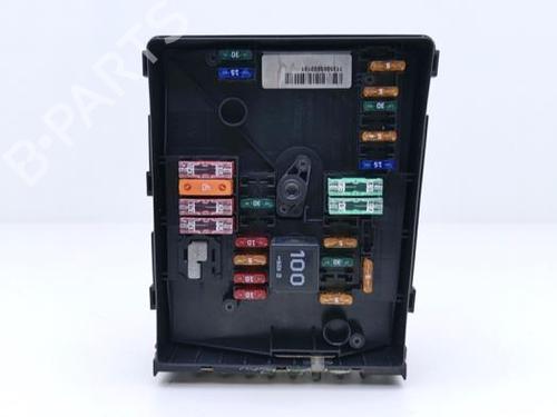 Used Fuse box Fuse box VW NEW BEETLE (9C1, 1C1) 2.0 (115 hp) 40471414 40471414