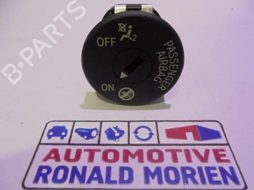 switch-bmw-1-f20-2011-2012-2013-2014-2015-2016-2017-2018-2019-40470380 main image