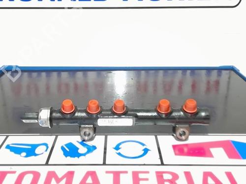 Used Injection rail Injection rail VOLVO V40 Cross Country (526) D2 (114 hp) 40376415 40376415