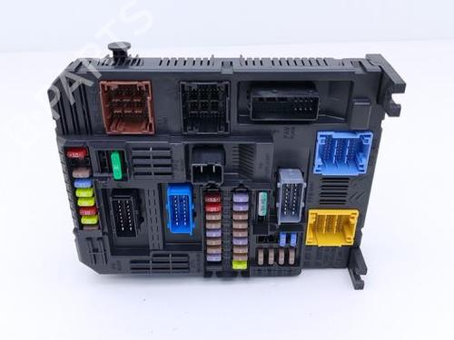 Used Control unit Control unit PEUGEOT 2008 II (UD_, US_, UY_, UJ_, UR_, UC_) 1.2 PureTech 100 (USHNK) (101 hp) 40479061 40479061