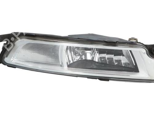right-front-fog-light-vw-passat-b8-variant-3g5-cb5-2014-40392124 main image