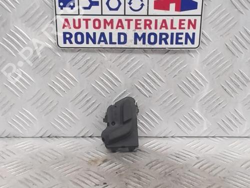 switch-mercedes-benz-c-class-w204-2007-2008-2009-2010-2011-2012-2013-2014-2015-40363115 main image