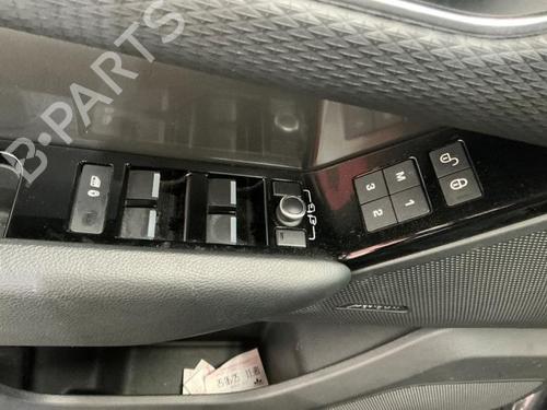 Front right seatbelt LAND ROVER RANGE ROVER VELAR (L560) 3.0 D300 SDV6 4x4 | BP40426128I25 - Image 30