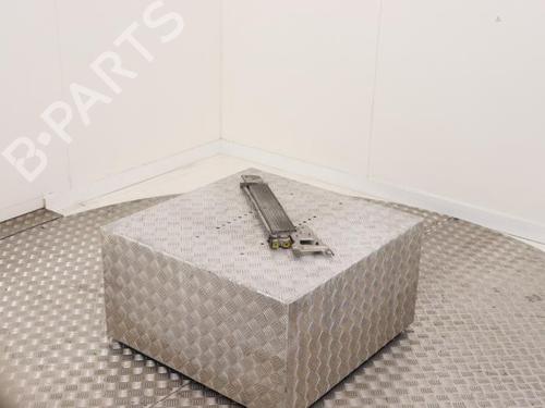 oil-radiator-mercedes-benz-cls-c218-2011-2012-2013-2014-2015-2016-2017-40411383 main image