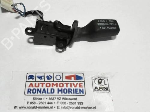 switch-lexus-gs-_s16_-1997-1998-1999-2000-2001-2002-2003-2004-40359806 main image