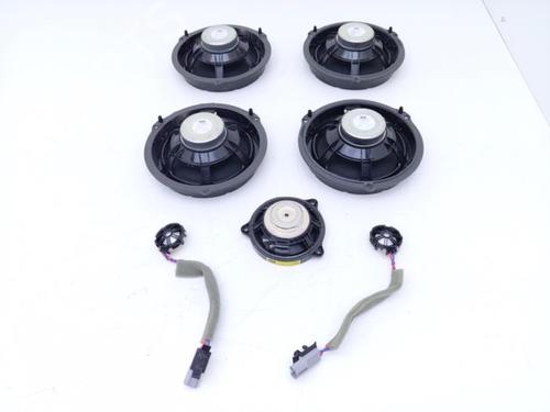 Used Speaker Speaker LAND ROVER DEFENDER Station Wagon (L663) D300 MHEV 4x4 (300 hp) 40425597 40425597