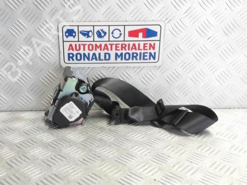 rear-left-seatbelt-tesla-model-3-5yj3-2017-40363614 main image