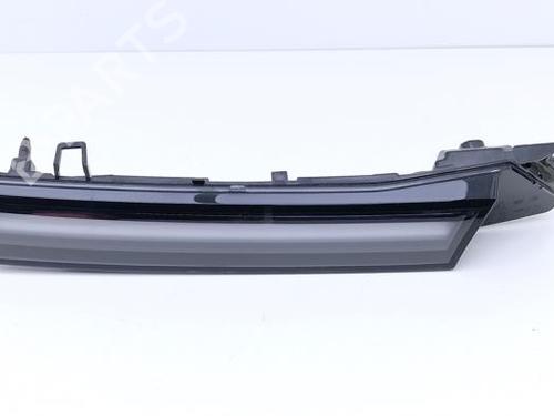 right-daytime-light-vw-id-buzz-cargo-eba-2022-40415744 main image