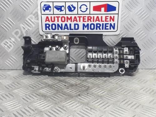 Used Fuse box Fuse box FORD TRANSIT Bus (FD_ _, FB_ _, FS_ _, FZ_ _, FC_ _) 2.2 TDCi (125 hp) 40471399 40471399