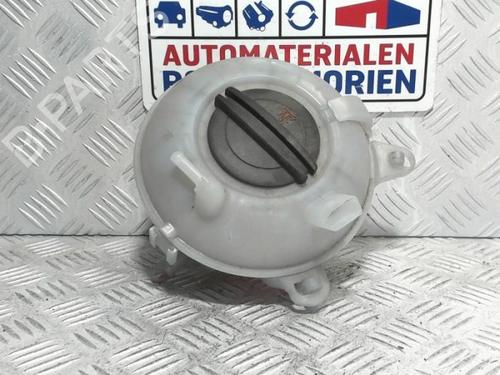 expansion-tank-vw-golf-vii-5g1-bq1-be1-be2-2012-2013-2014-2015-2016-2017-2018-2019-2020-2021-40369227 main image