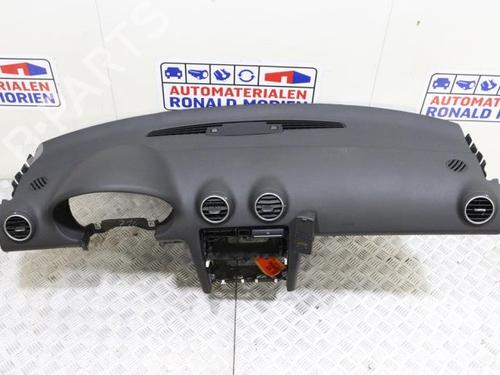 dashboard-audi-a3-sportback-8pa-2004-2005-2006-2007-2008-2009-2010-2011-2012-2013-2014-2015-40413240 main image