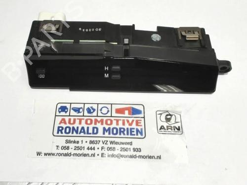 display-monitor-lexus-gs-_s16_-1997-1998-1999-2000-2001-2002-2003-2004-40359415 main image