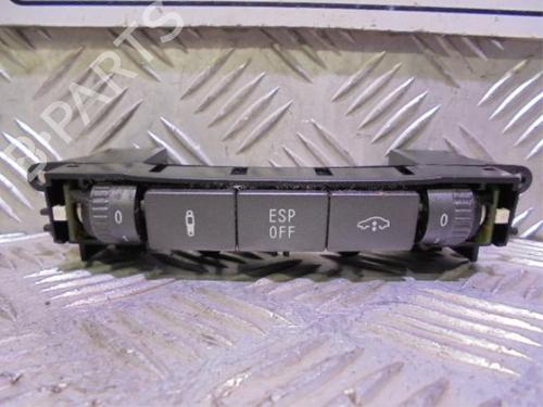 Used Switch Switch VW PHAETON (3D1, 3D2, 3D3, 3D4, 3D6, 3D7, 3D8, 3D9) 3.2 V6 4motion (241 hp) 40427658 40427658