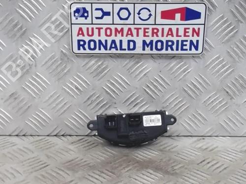 heater-resistor-vw-golf-vii-5g1-bq1-be1-be2-2012-2013-2014-2015-2016-2017-2018-2019-2020-2021-40381447 main image