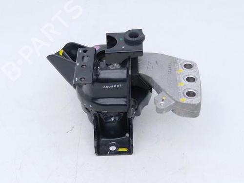 Used Engine mount Engine mount SUZUKI SX4 S-Cross (JY) 1.4 Hybrid (Mild Hybrid) (AKK 414) (129 hp) 40478700 40478700