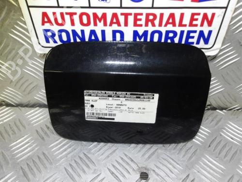fuel-flap-audi-q3-8ub-8ug-2011-2012-2013-2014-2015-2016-2017-2018-2019-2020-40358683 main image