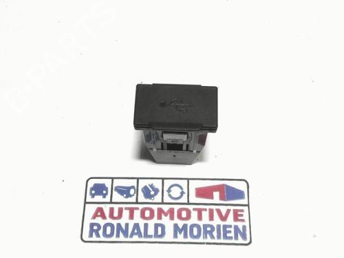 Used Electronic module Electronic module PEUGEOT ION Electric (64 hp) 40426681 40426681