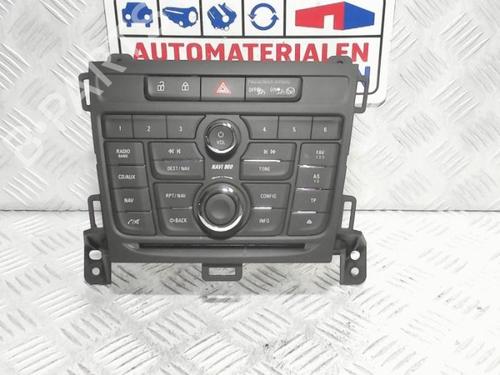 switch-opel-zafira-tourer-c-p12-2011-40362192 main image