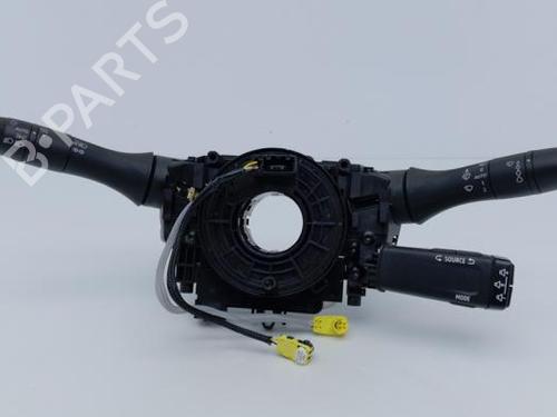 steering-column-stalk-renault-arkana-i-lcm_-ldn_-2019-40478574 main image