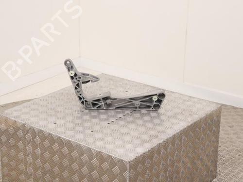 Used Gearbox mount Gearbox mount BMW 4 Gran Coupe (G26) 420 d Mild-Hybrid xDrive (190 hp) 40477678 40477678