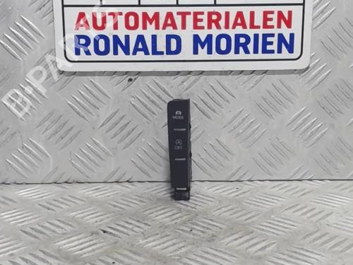 switch-vw-golf-vii-5g1-bq1-be1-be2-2012-2013-2014-2015-2016-2017-2018-2019-2020-2021-40427717 main image