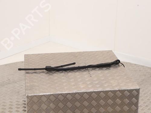 Used Front windshield wiper arm Front windshield wiper arm BMW 3 Touring (G21, G81) 320 i (184 hp) 40395949 40395949