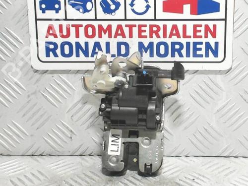 tailgate-lock-audi-a8-d4-4h2-4h8-4hc-4hl-2009-2010-2011-2012-2013-2014-2015-2016-2017-2018-2019-40357644 main image