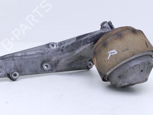 Used Engine mount Engine mount MERCEDES-BENZ CLS (C219) CLS 500 (219.375) (306 hp) 40419160 40419160