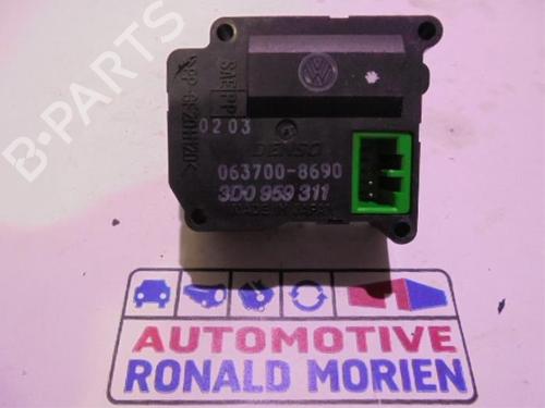 Used Electronic sensor Electronic sensor VW PHAETON (3D1, 3D2, 3D3, 3D4, 3D6, 3D7, 3D8, 3D9) 3.2 V6 4motion (241 hp) 40381588 40381588