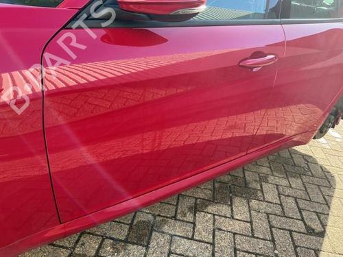 left-front-door-alfa-romeo-giulia-952_-2015-40421350 main image