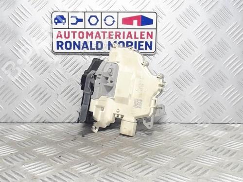 rear-right-lock-audi-q2-gab-gag-2016-40482262 main image