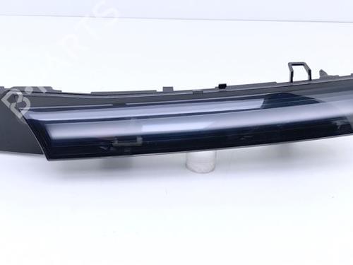 left-daytime-light-vw-id-buzz-cargo-eba-2022-40415743 main image