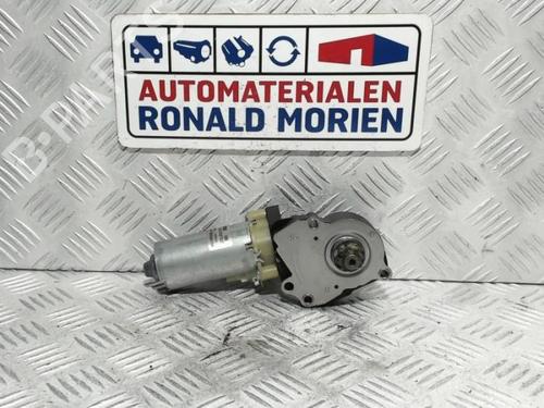 electronic-module-volvo-v40-hatchback-525-2012-2013-2014-2015-2016-2017-2018-2019-40362945 main image