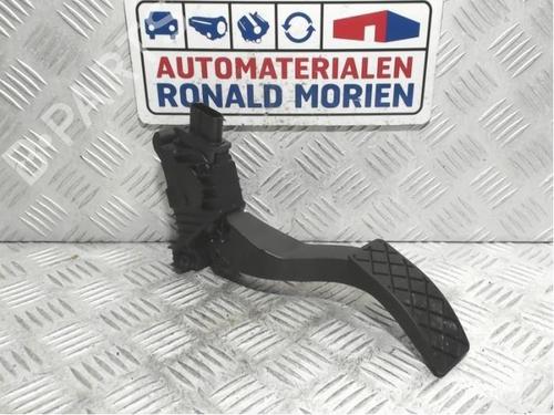 pedal-vw-golf-vii-5g1-bq1-be1-be2-2012-2013-2014-2015-2016-2017-2018-2019-2020-2021-40363184 main image