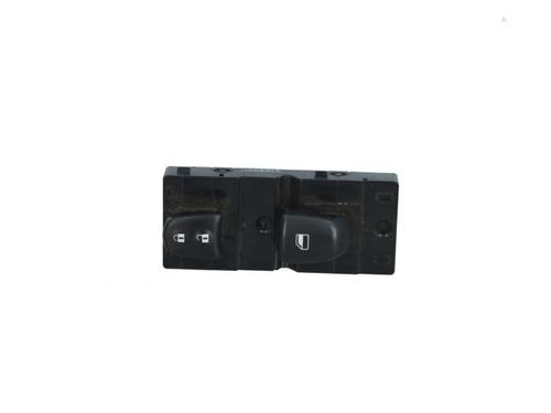 switch-nissan-micra-v-k14-2016-40476636 main image